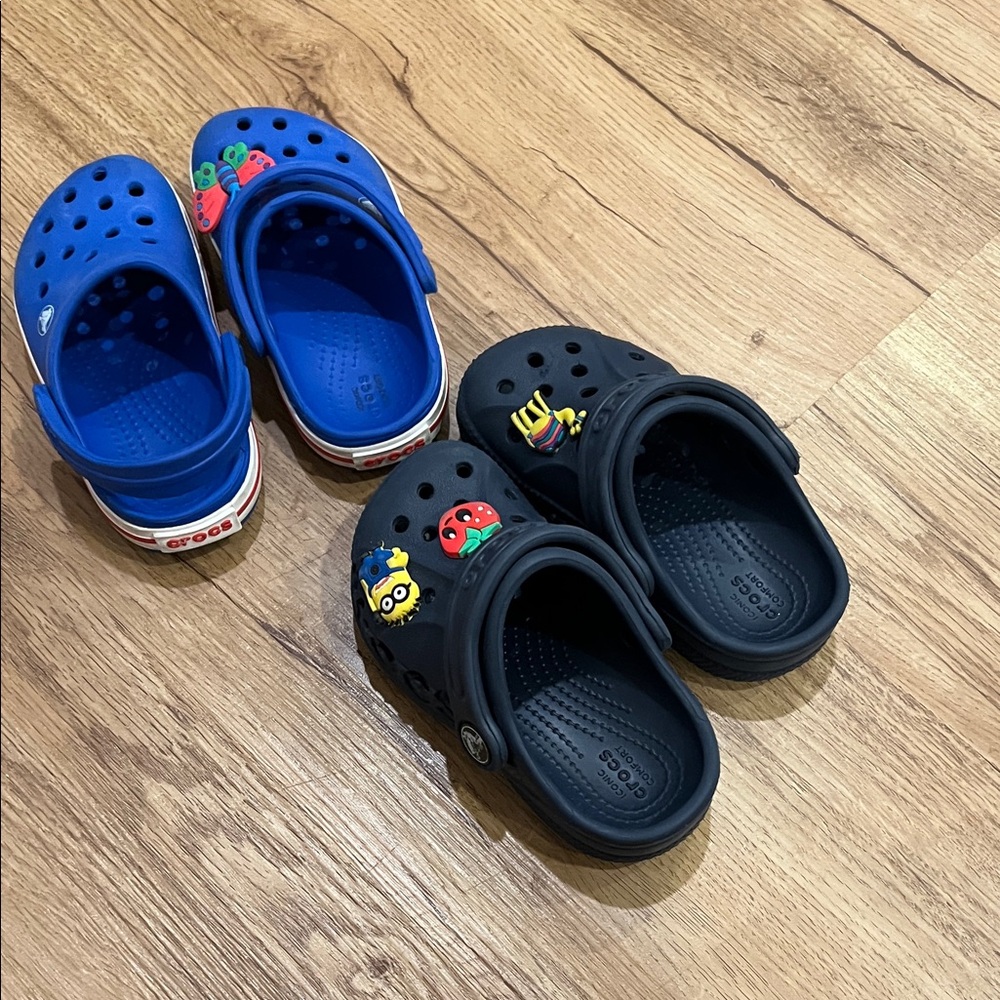 CROCS Kids Clog Duo in Royal Blue and Black - Picture 6 of 6